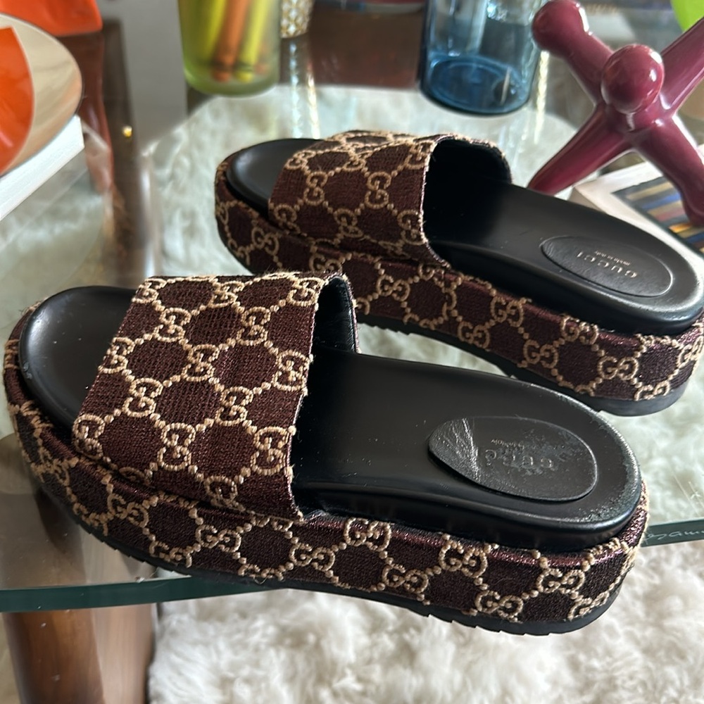 Gucci Angelina Platform Logo Slide - Picture 7 of 12